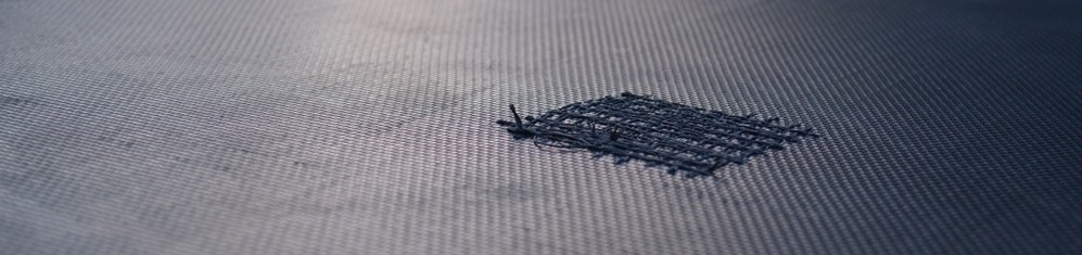 reparatie van een trampoline springmat, de bovenkant