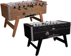 Op deze foto heeft de eikenhouten Championline een scoreteller wat op het kabinet is gemonteerd. Deze teller is echter verzonken, net als bij de zwarte Championline Grande Luxe tafel van Deutscher Meister.